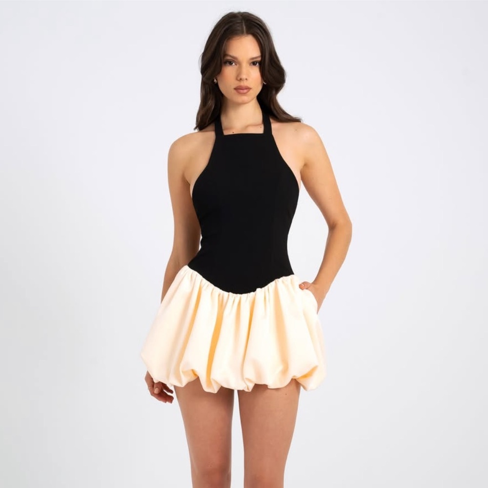 NWT Miss Circle Yaira backless bubble mini dress